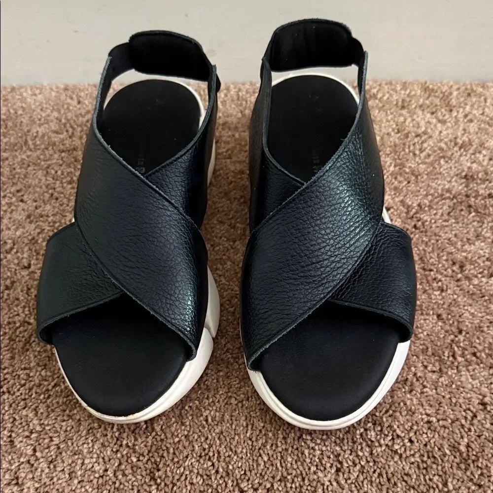Anthropologie Cross Sport Black Leather Sandals EU 39 8.5-9